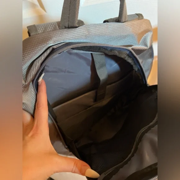 Basecamp gray nylon backpack Apple logo laptop work travel pockets school - Picture 9 of 16